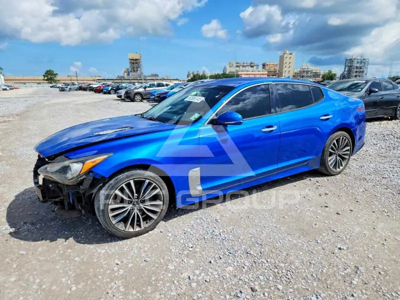 2019 KIA Stinger photo