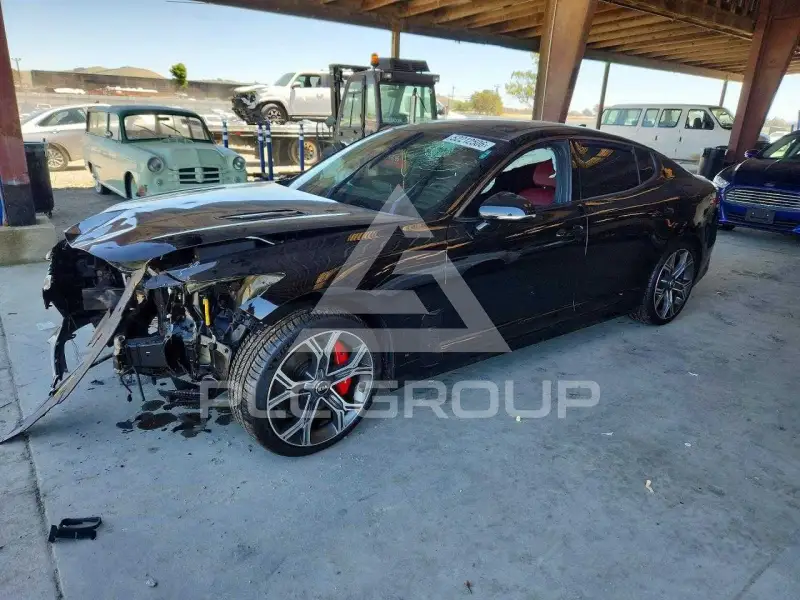 2019 KIA Stinger photo
