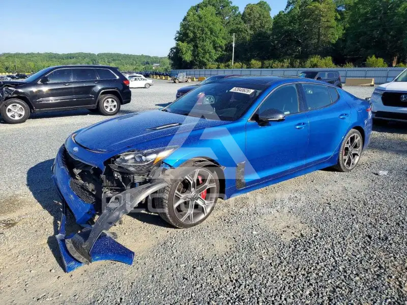 2019 KIA Stinger photo