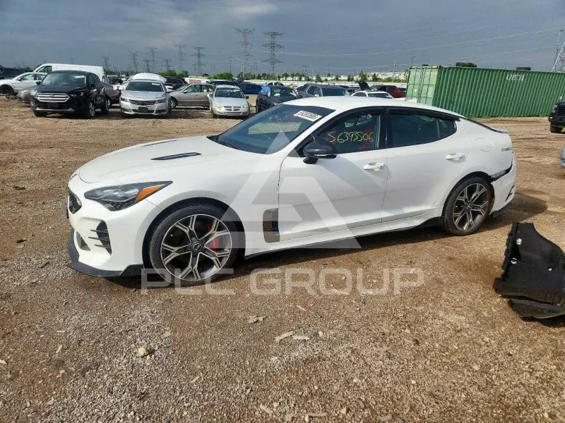 2019 KIA Stinger photo