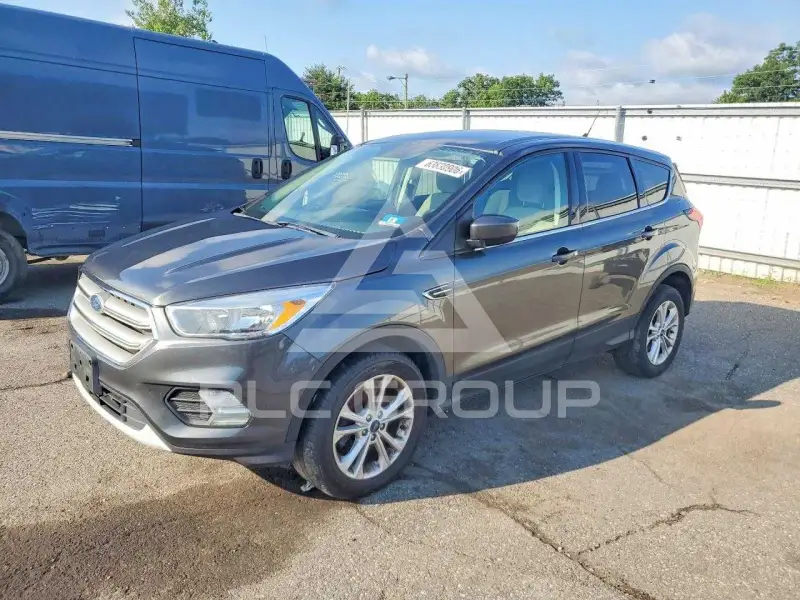 2019 Ford ESCAPE photo