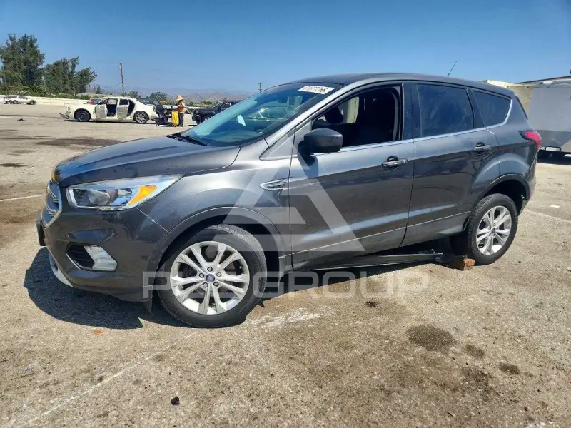 2019 Ford ESCAPE photo