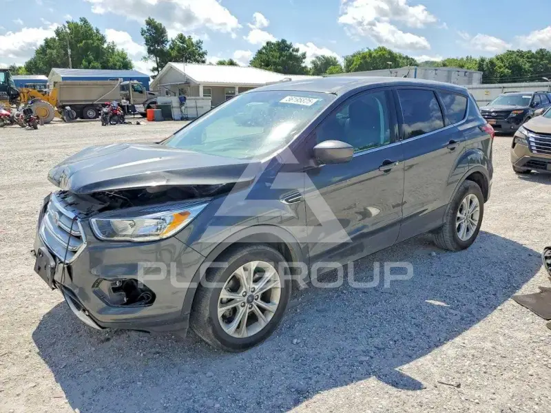 2019 Ford ESCAPE photo