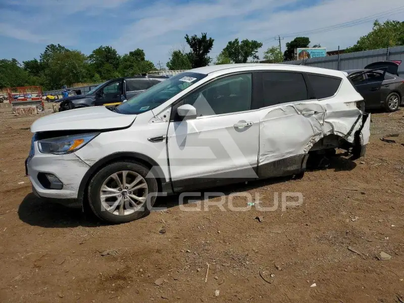 2019 Ford ESCAPE photo