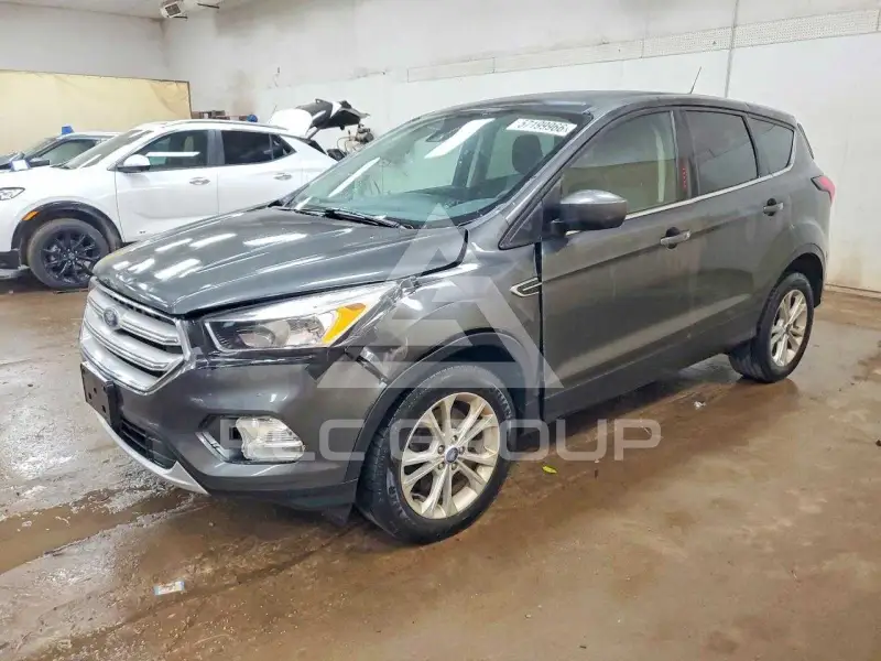 2019 Ford ESCAPE photo