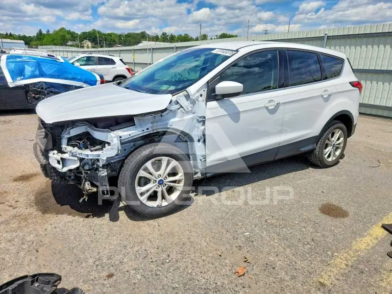 2019 Ford ESCAPE photo
