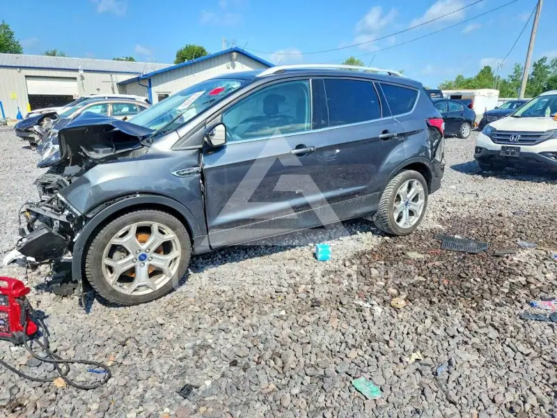 2019 Ford ESCAPE photo