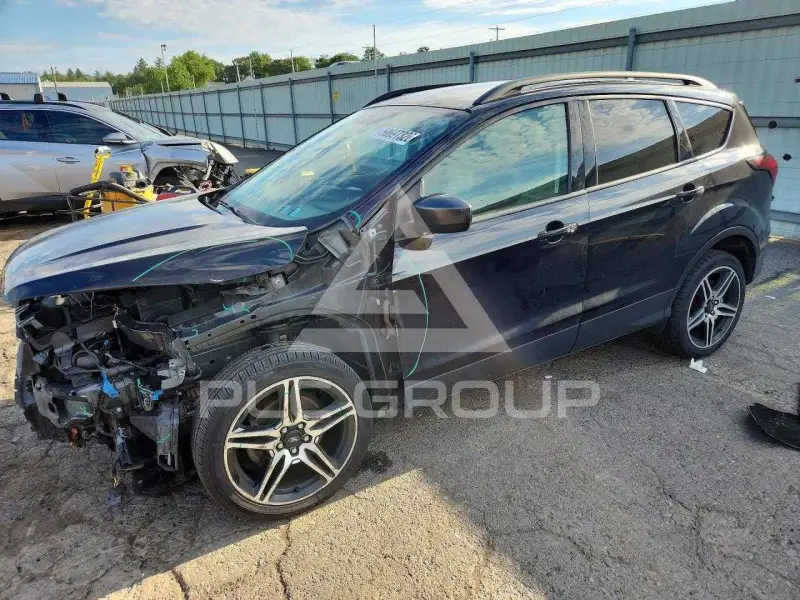 2019 Ford ESCAPE photo