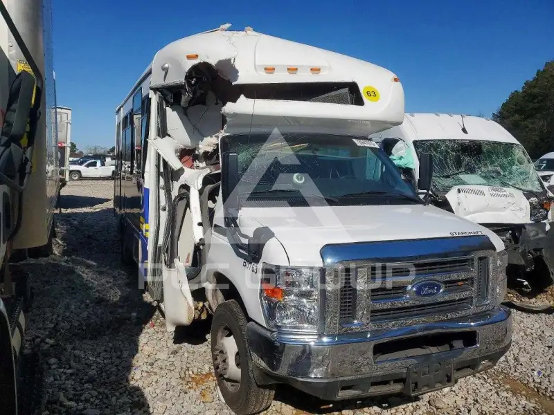 2019 Ford E-450 photo