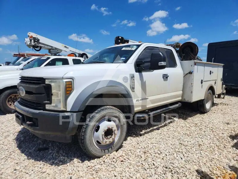 2019 Ford F-550 фото