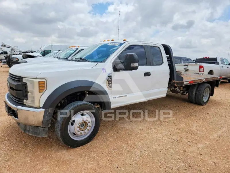 2019 Ford F-550 фото