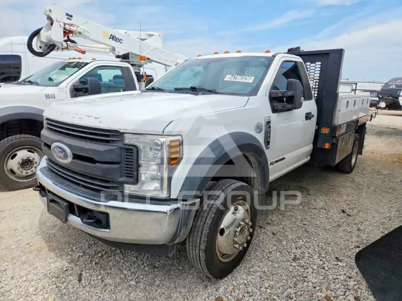 2019 Ford F-550 фото
