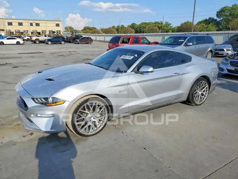 2019 Ford MUSTANG photo