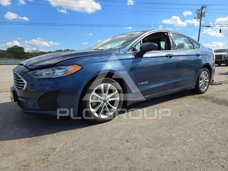 2019 Ford FUSION photo