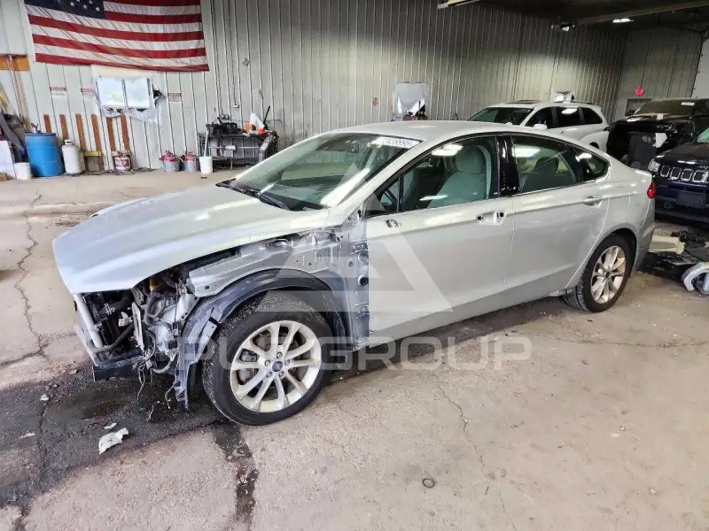 2019 Ford FUSION photo