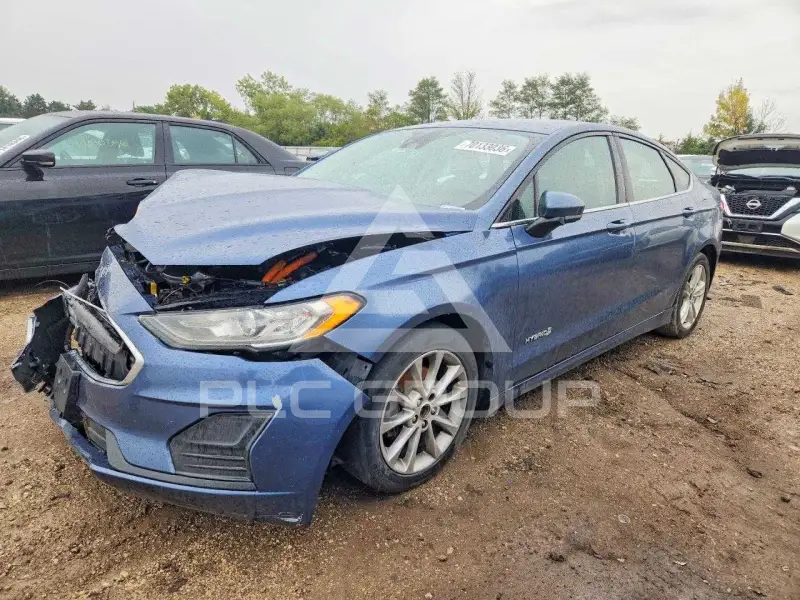 2019 Ford FUSION photo