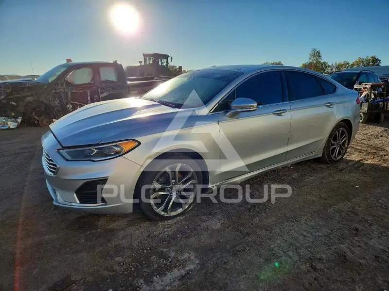 2019 Ford FUSION photo