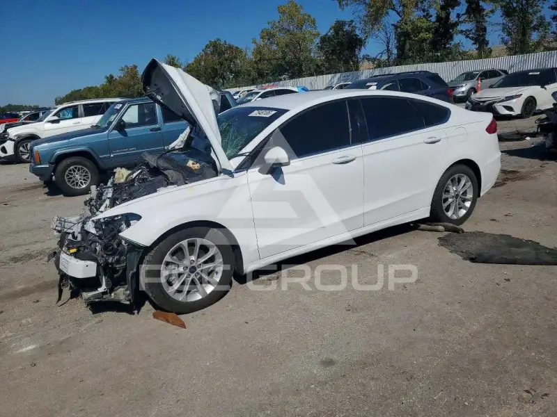 2019 Ford FUSION фото
