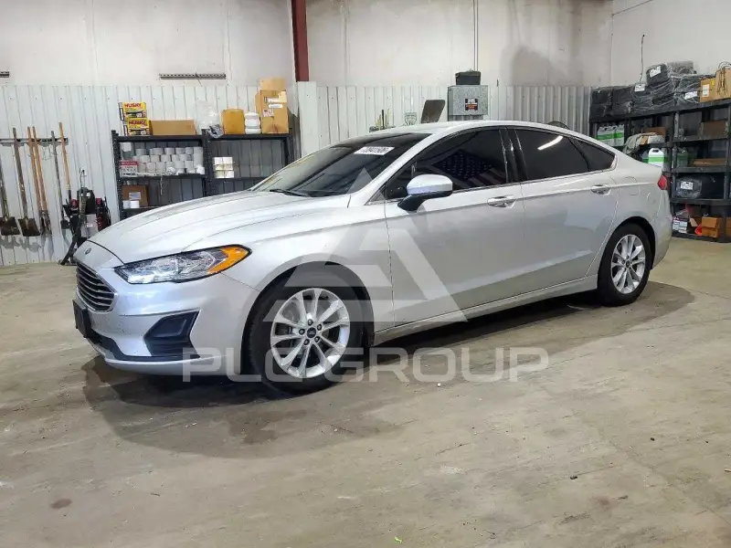 2019 Ford FUSION photo