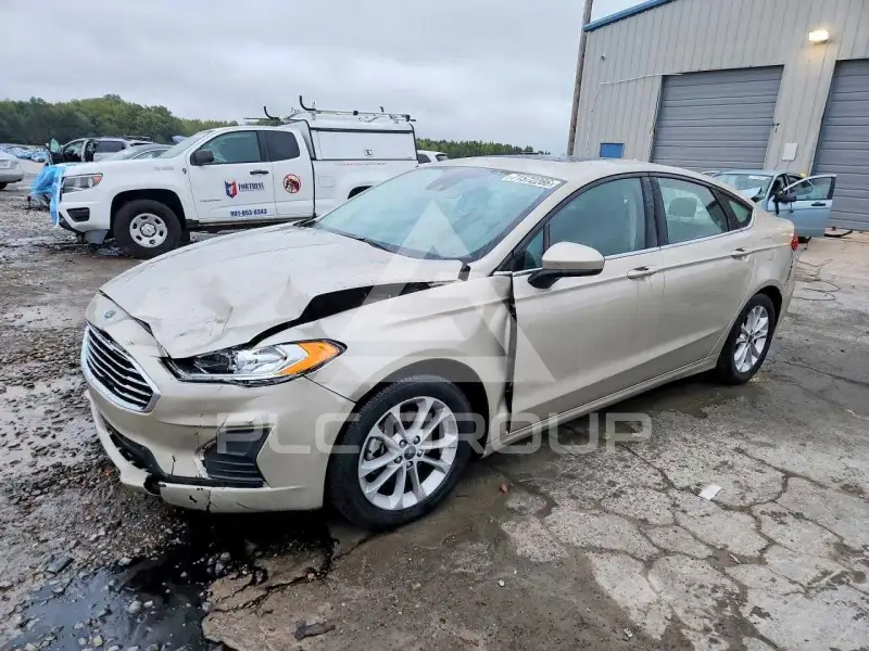 2019 Ford FUSION photo