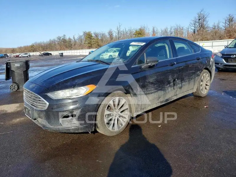 2019 Ford FUSION фото