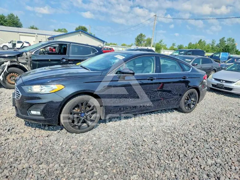 2019 Ford FUSION photo