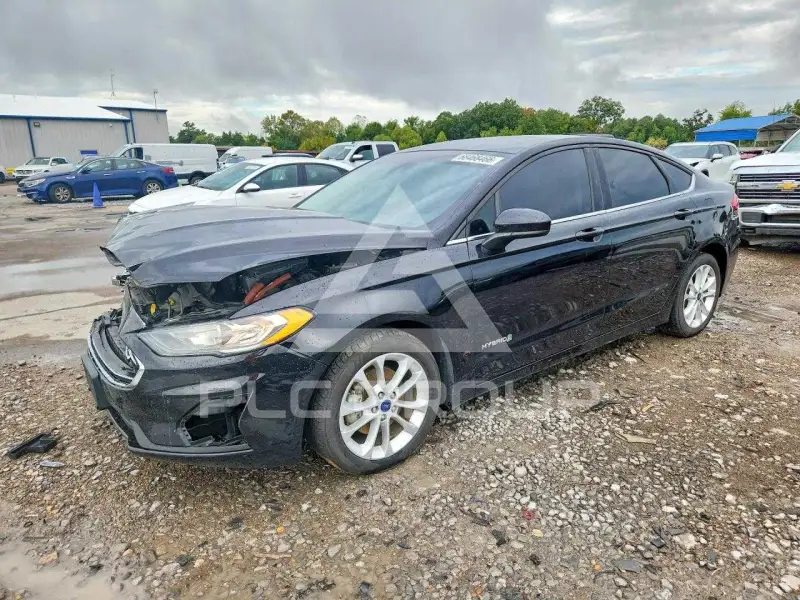 2019 Ford FUSION photo