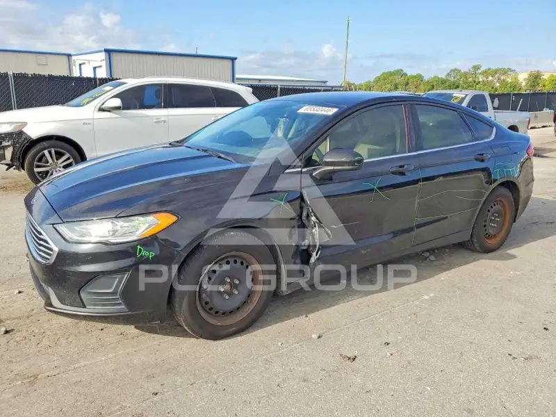 2019 Ford FUSION photo
