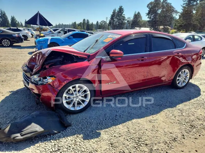 2019 Ford FUSION photo