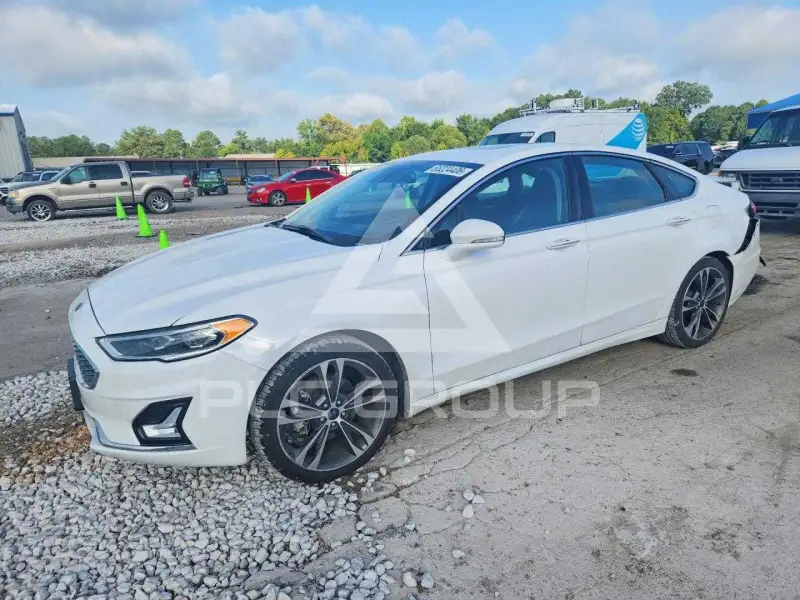 2019 Ford FUSION photo