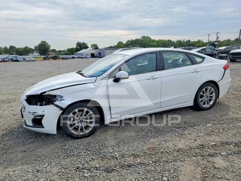 2019 Ford FUSION фото