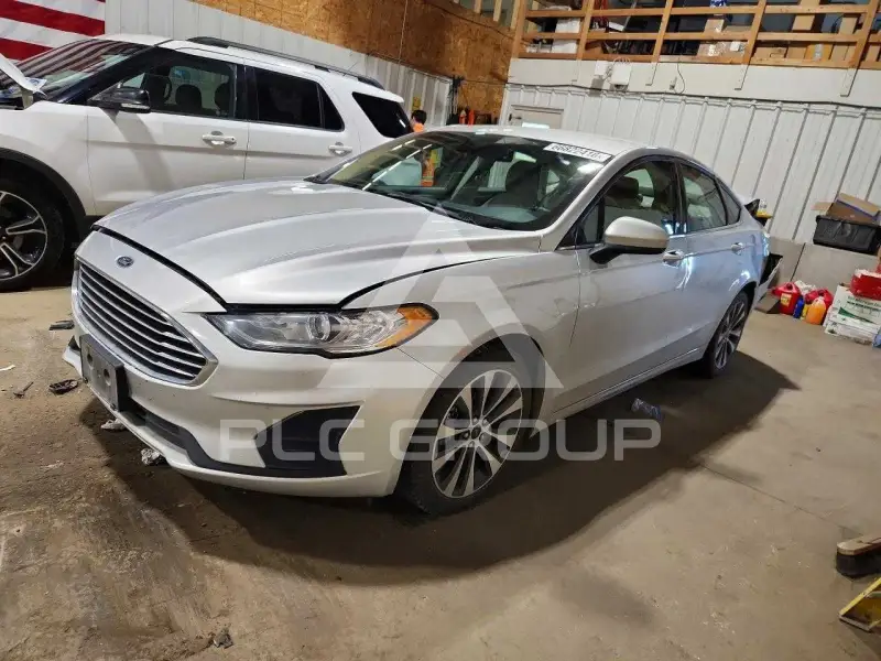 2019 Ford FUSION photo