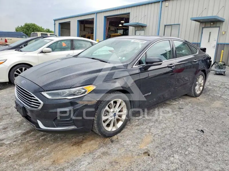 2019 Ford FUSION фото