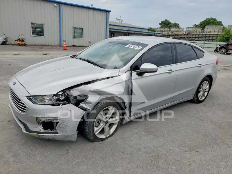 2019 Ford FUSION фото