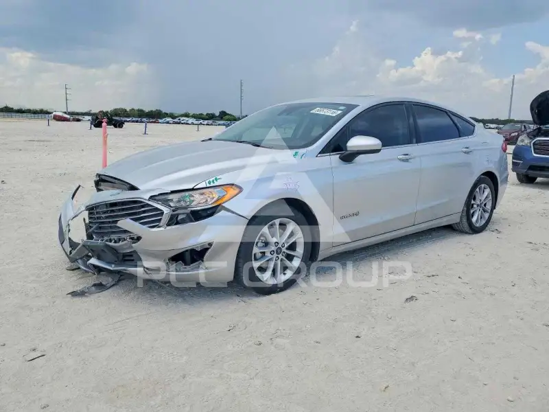 2019 Ford FUSION фото