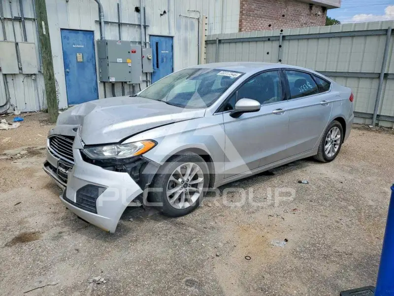 2019 Ford FUSION photo