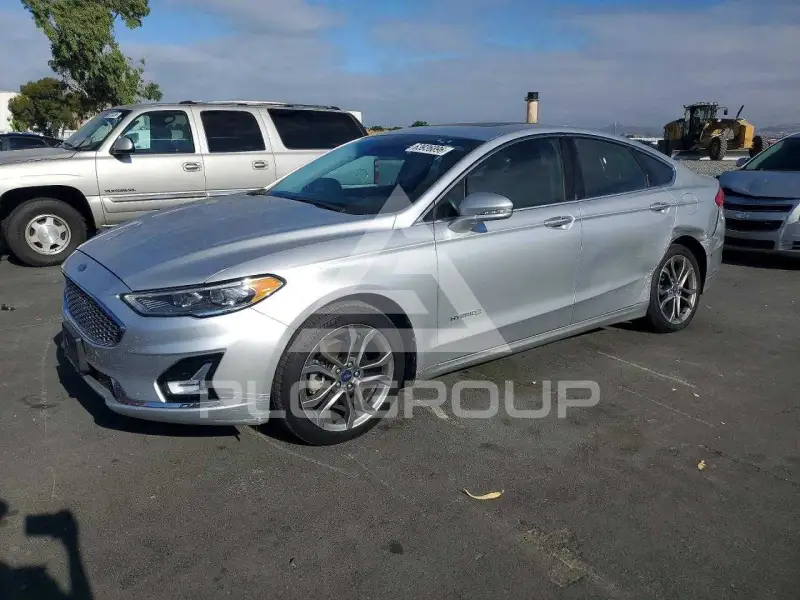 2019 Ford FUSION photo
