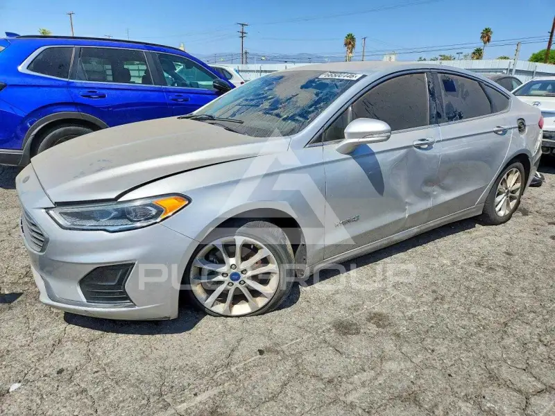 2019 Ford FUSION photo