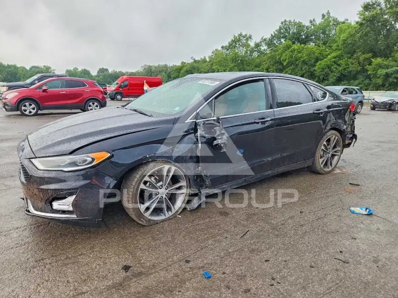 2019 Ford FUSION фото