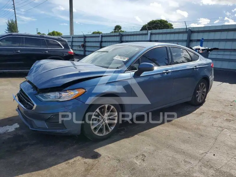 2019 Ford FUSION photo