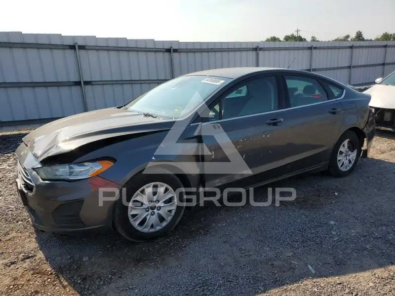2019 Ford FUSION photo