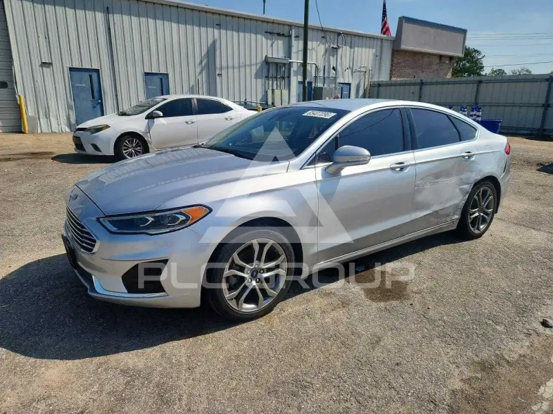 2019 Ford FUSION photo