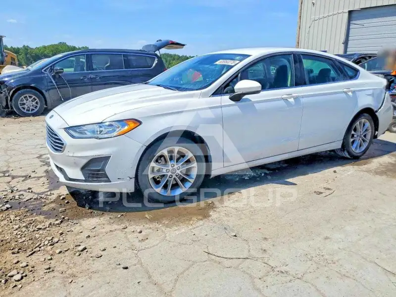 2019 Ford FUSION photo