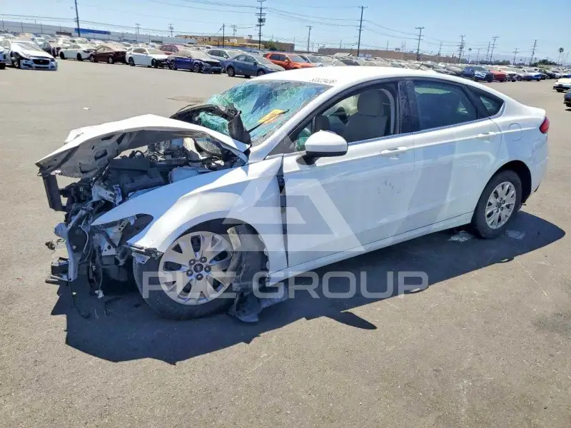 2019 Ford FUSION photo