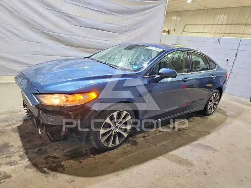 2019 Ford FUSION photo
