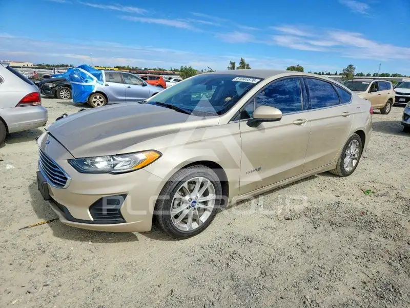 2019 Ford FUSION photo