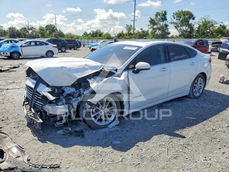 2019 Ford FUSION photo