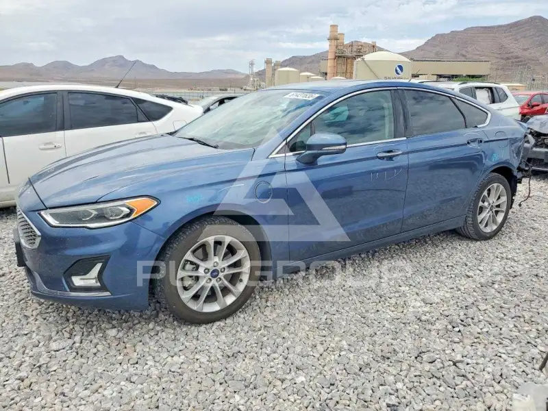2019 Ford FUSION photo