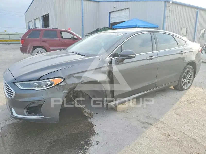 2019 Ford FUSION фото