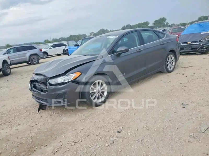 2019 Ford FUSION photo